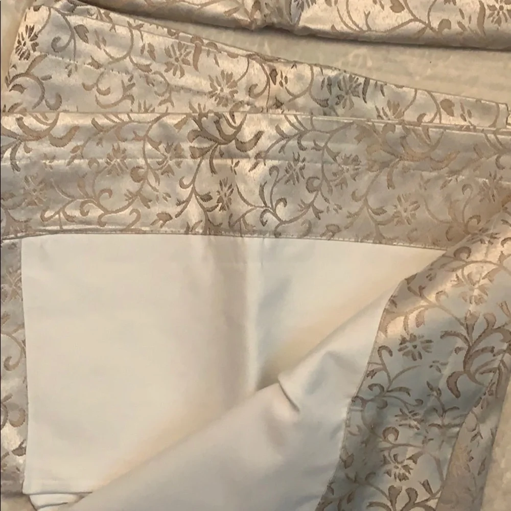 Cream valance‎ curtains